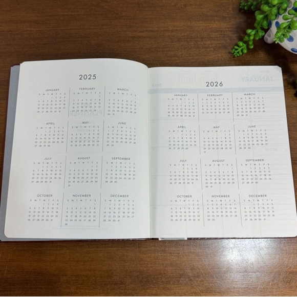 💕NWT 2025 Planner "IT ALWAYS SEEMS IMPOSSIBLE UNTIL IT'S DONE"💕 - Picture 4 of 9